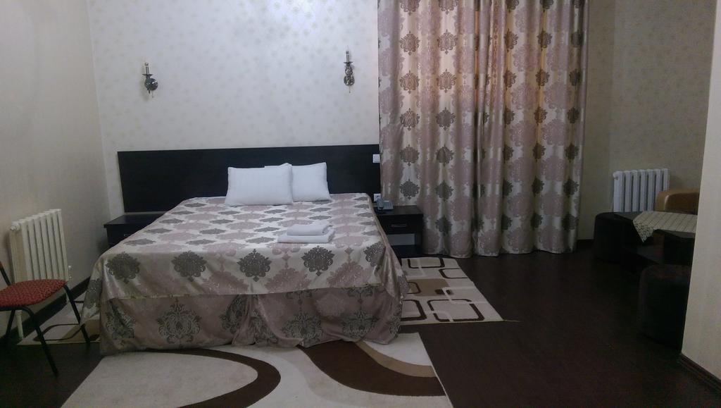Home Hotel Astana Exterior foto